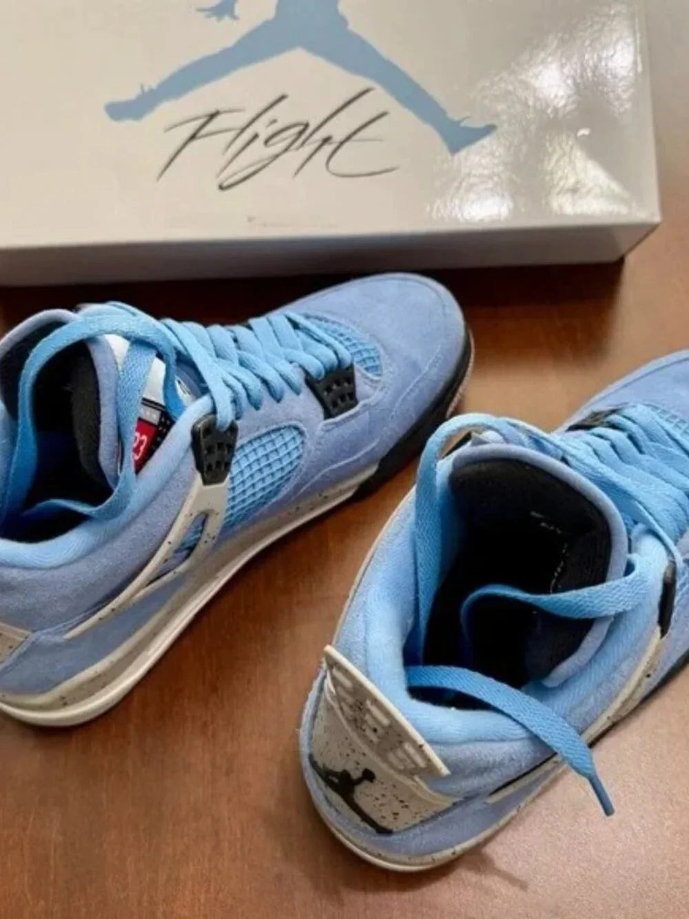 Air Jordan 4 - Retro University Blue & Black
